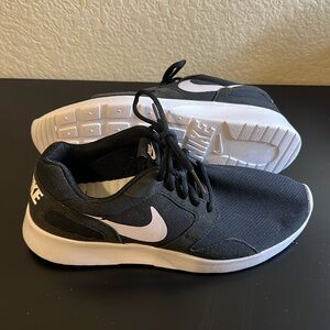 nike DRS sneakers